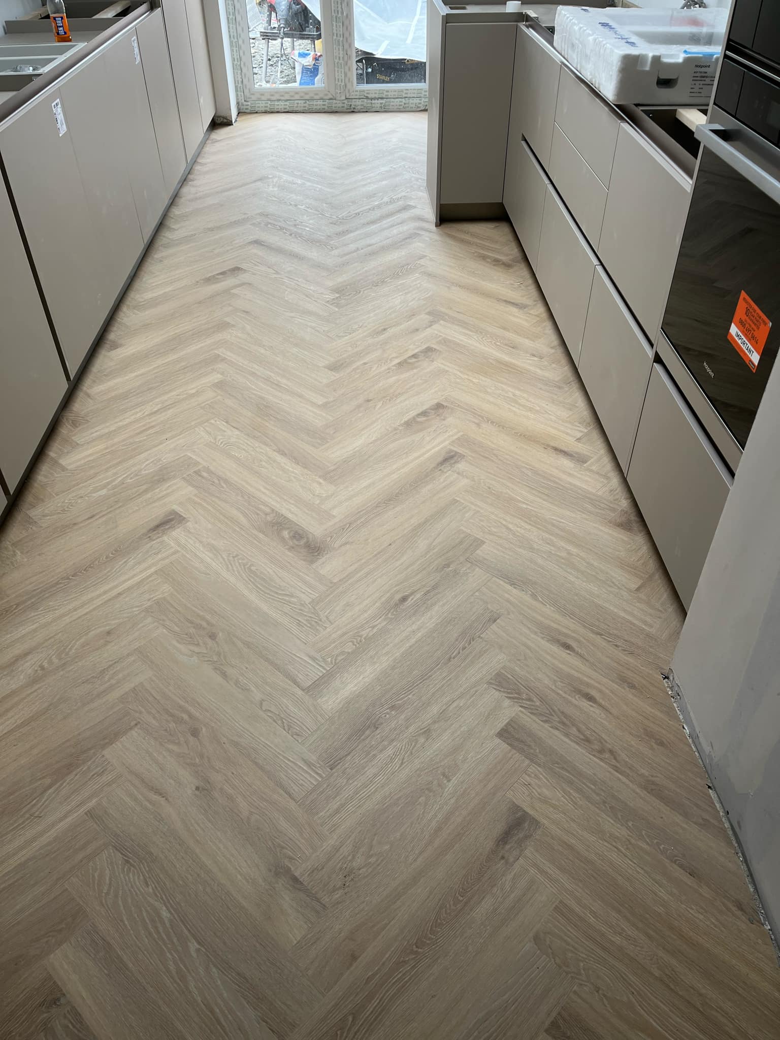 M McEwen Flooring Specialist